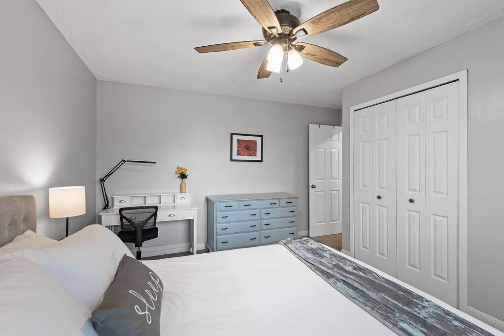 Tranquil 2Br Apt Mpls - 8075 Apt 3 ミネアポリス エクステリア 写真