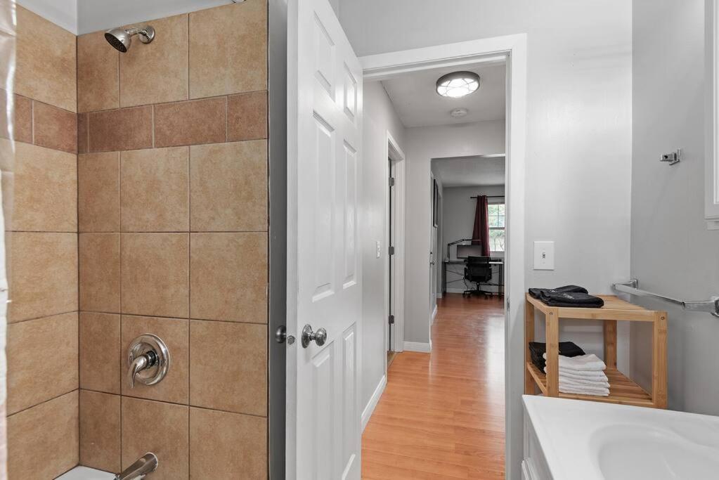 Tranquil 2Br Apt Mpls - 8075 Apt 3 ミネアポリス エクステリア 写真